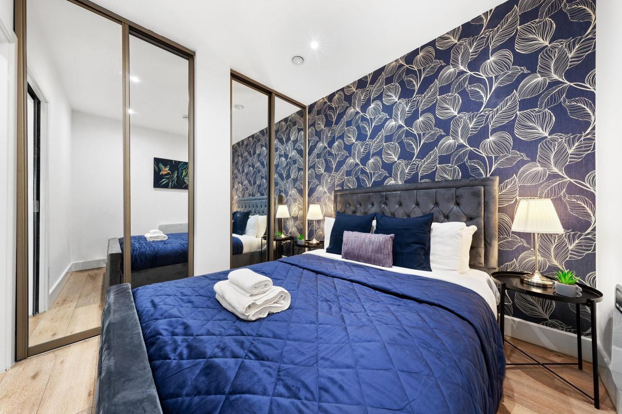 Modern One Bedroom Flat - Sleeps 5 -Near Heathrow - London Ub3 エクステリア 写真