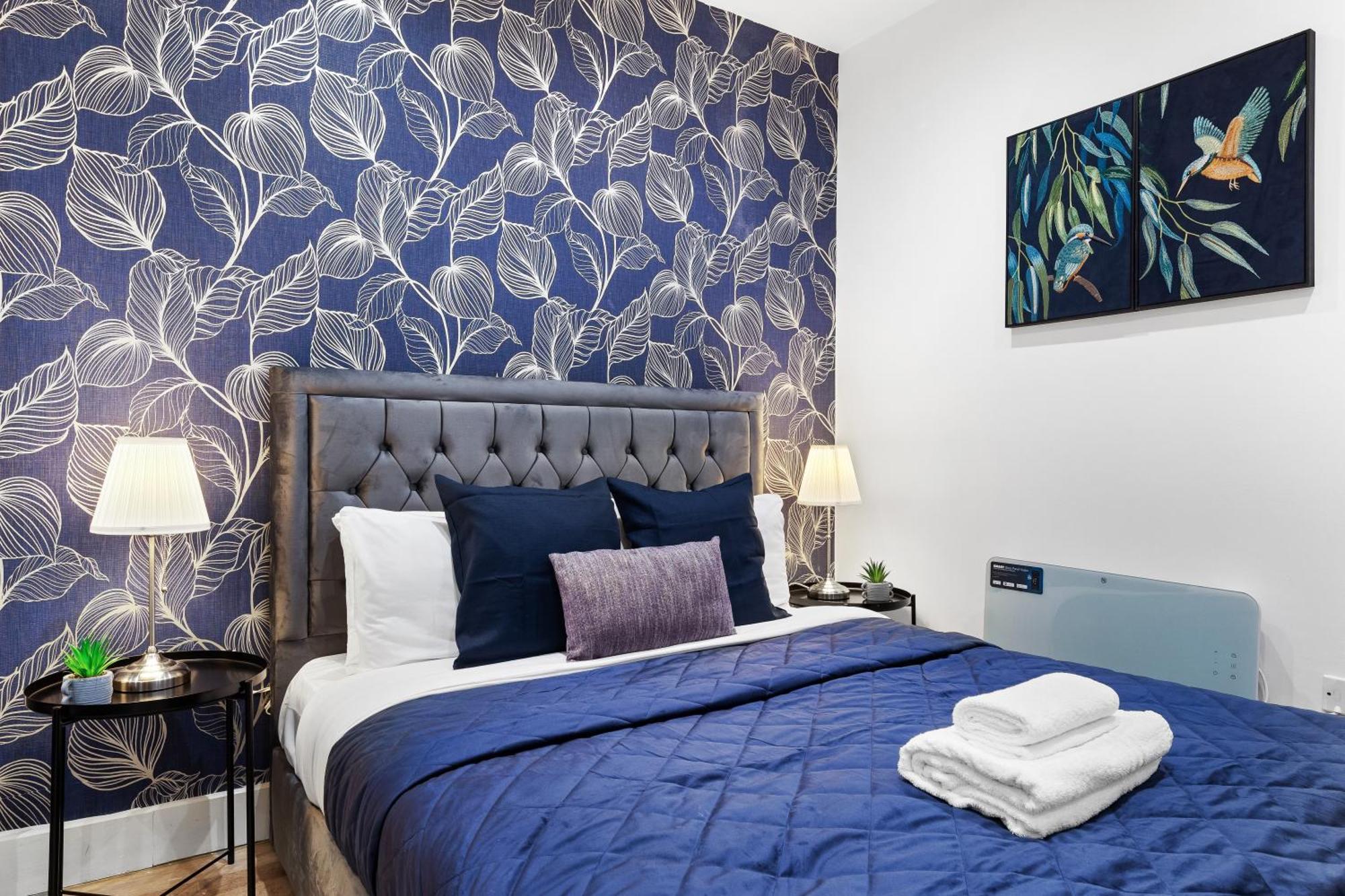 Modern One Bedroom Flat - Sleeps 5 -Near Heathrow - London Ub3 エクステリア 写真
