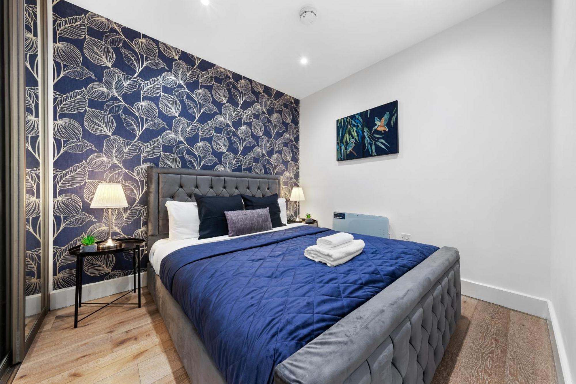 Modern One Bedroom Flat - Sleeps 5 -Near Heathrow - London Ub3 エクステリア 写真