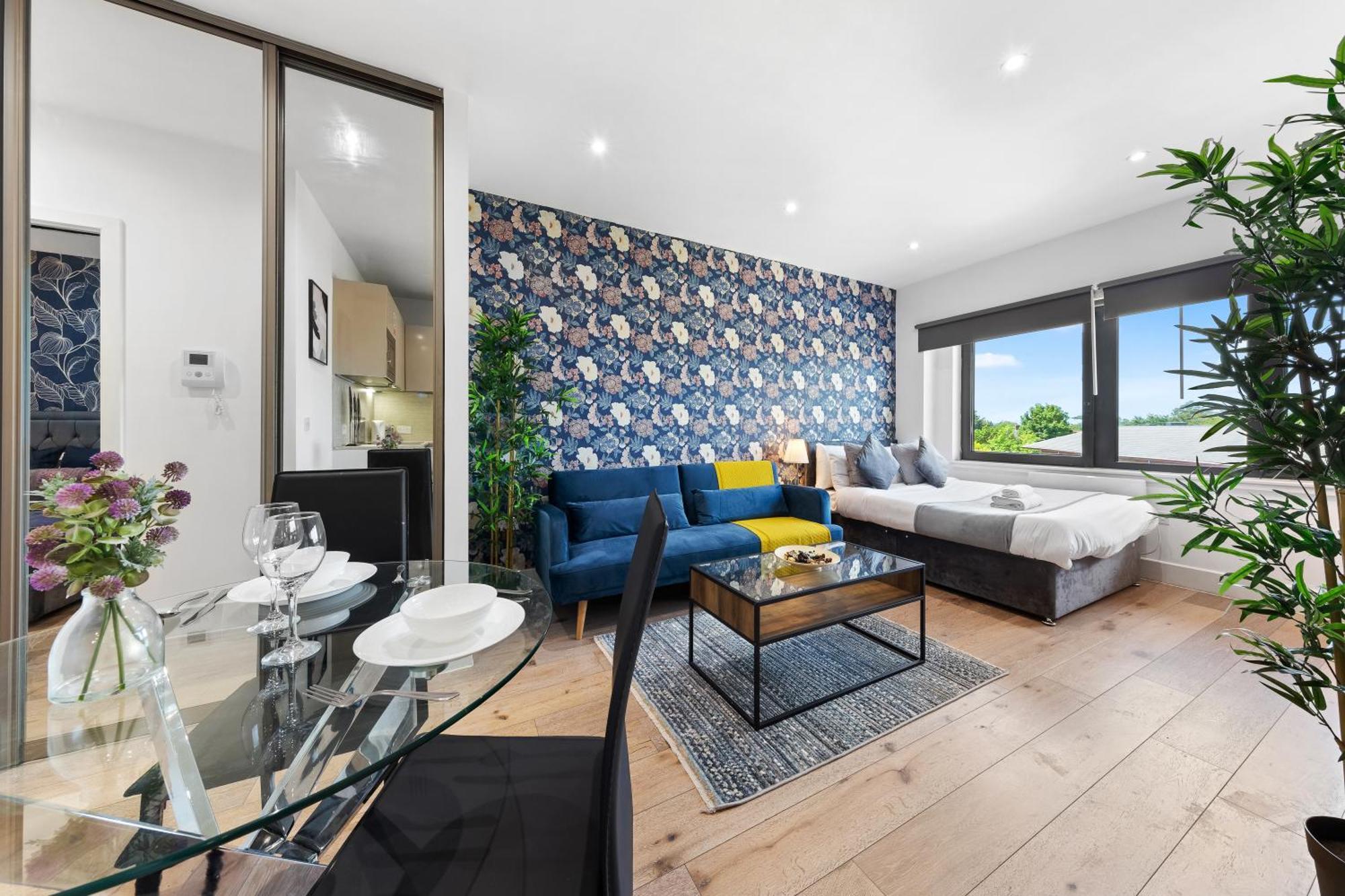 Modern One Bedroom Flat - Sleeps 5 -Near Heathrow - London Ub3 エクステリア 写真