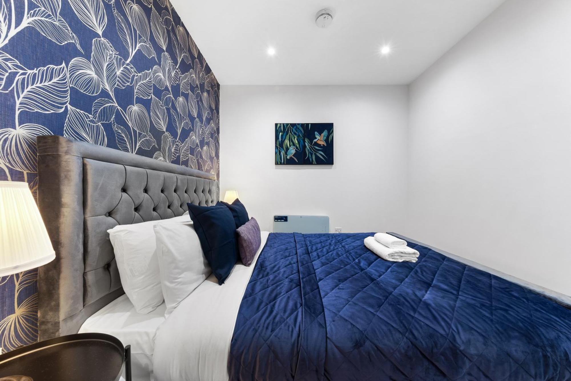 Modern One Bedroom Flat - Sleeps 5 -Near Heathrow - London Ub3 エクステリア 写真