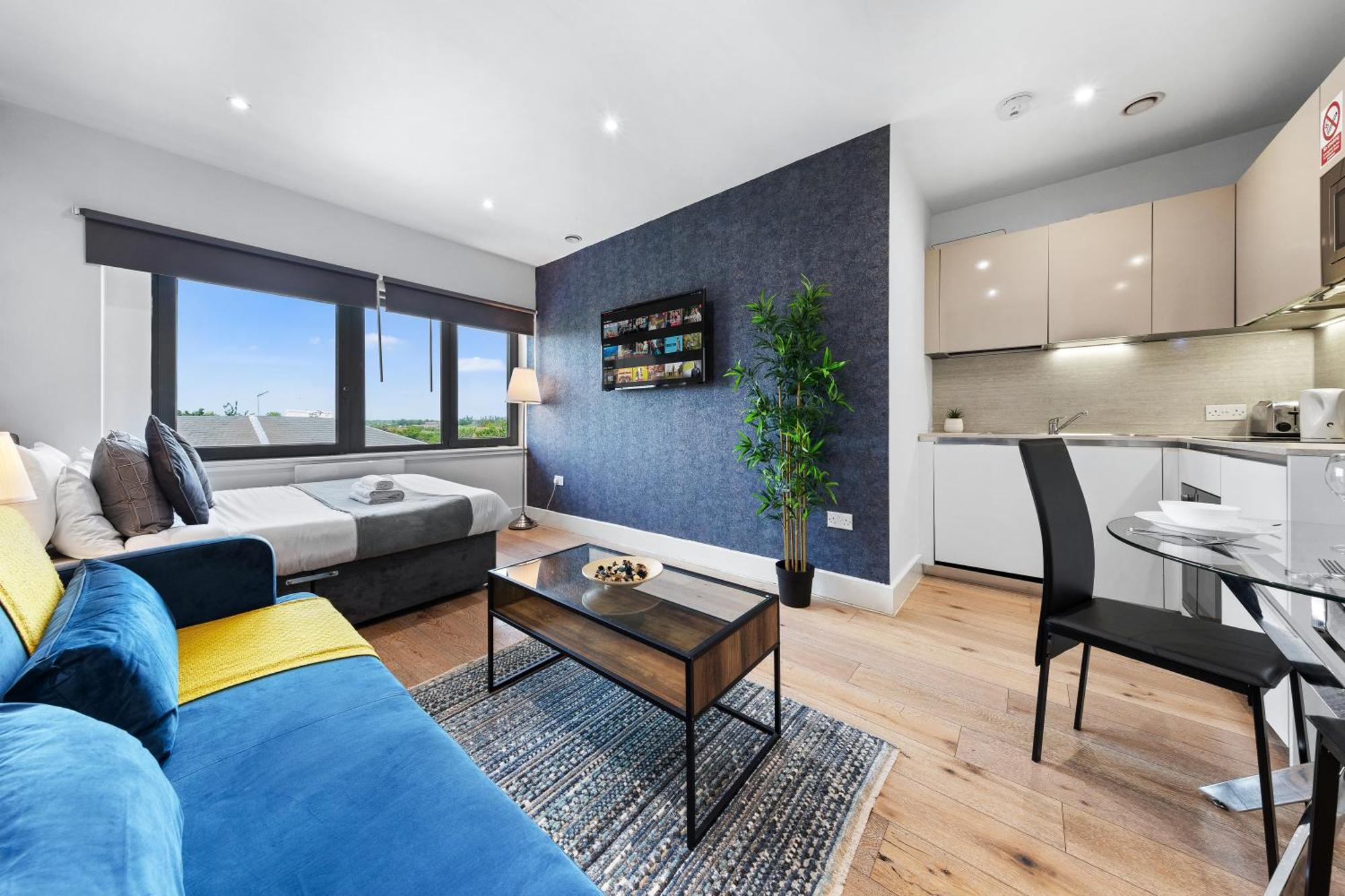 Modern One Bedroom Flat - Sleeps 5 -Near Heathrow - London Ub3 エクステリア 写真